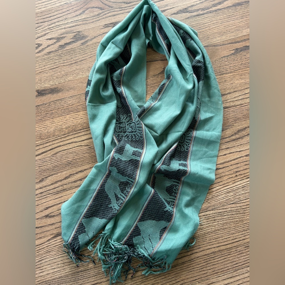 Green‎ Scarf with Black Animal Pattern